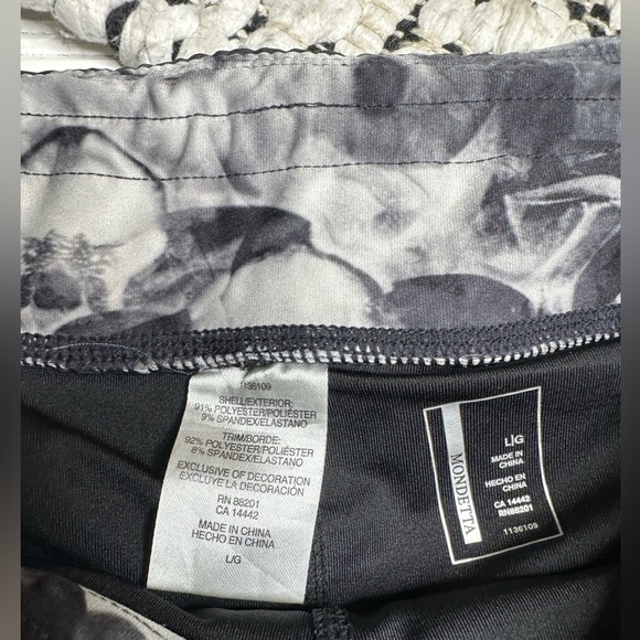 Mondetta layered running shorts - Picture 2 of 5